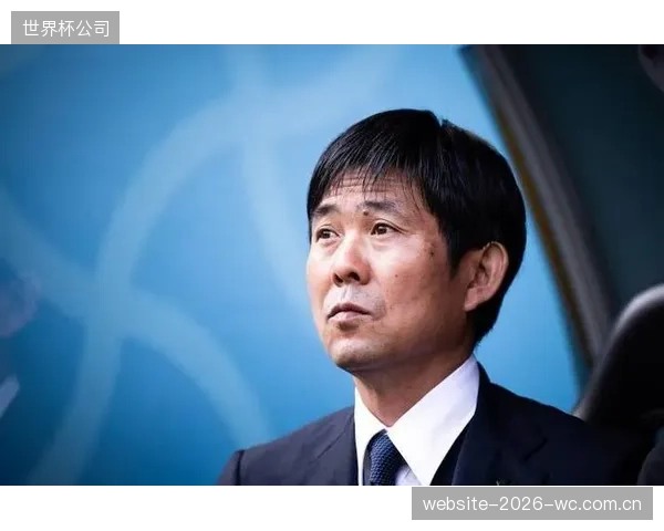 森保一需优化定位球战术,应对突尼斯队在禁区内的高空球威胁。 森保一需优化定位球战术,应对突尼斯队在禁区内的高空球威胁。